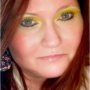 Meet your Posher, Latisha